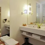Mercure Centre Gare Hotel 4*