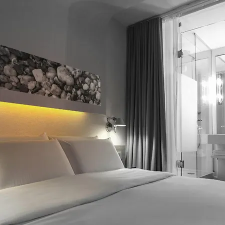 Mercure Centre Gare Hotel 4*