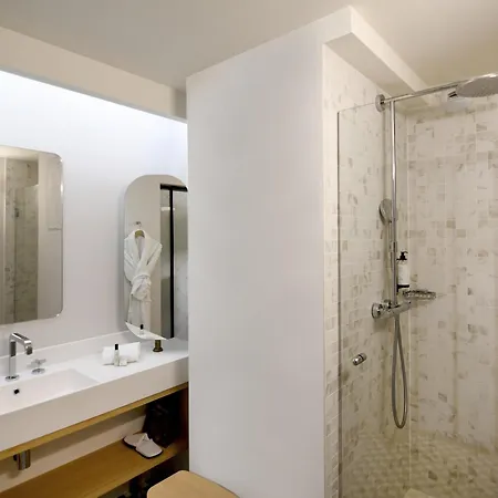 Mercure Centre Gare Hotel 4*